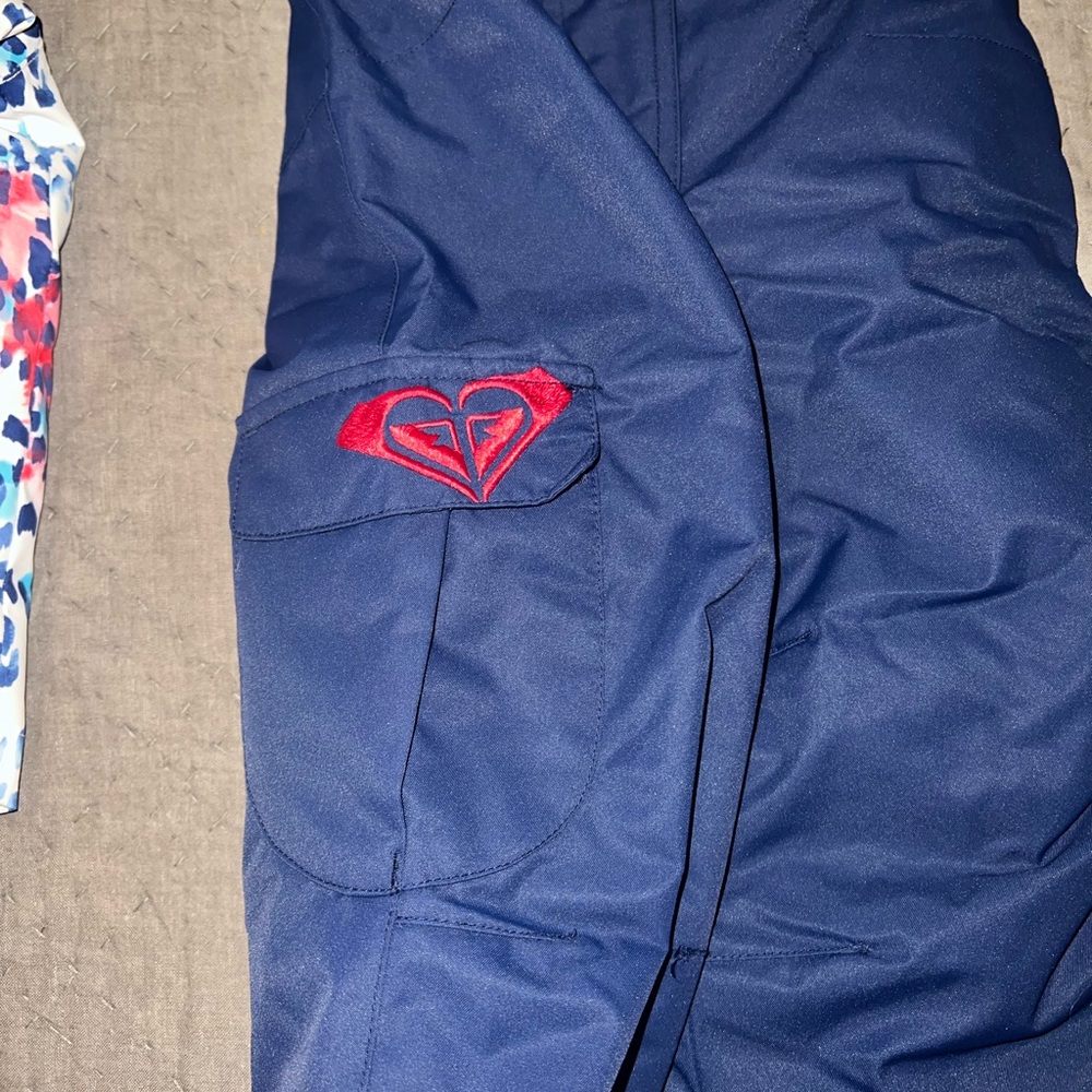 Roxy Multicolor Leopard Print Jacket and Blue Snow Pants Set - Picture 8 of 12